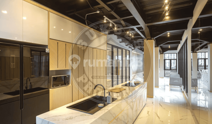 190 M Binus, Ada Void, Roi Tinggi 10-11%, Kost Exclusive Mewah 45+1 Kamar, Kamar Besar + Kamar Mezzanine, Full Furnished Lux, Omset 2,5 M, Hanya 1 Menit ke Binus