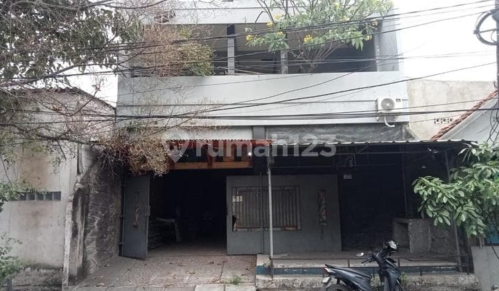 Omset 360 Jt/Tahun Roi 12% Kost 20 KT Full Furnished Bangunan Besar Lokasi Padat Pekerja Dekat Rsud, Pelabuhan, Bank, dan Pusat Keramaian! Akses 2 Mobil di Koja Jakarta Utara