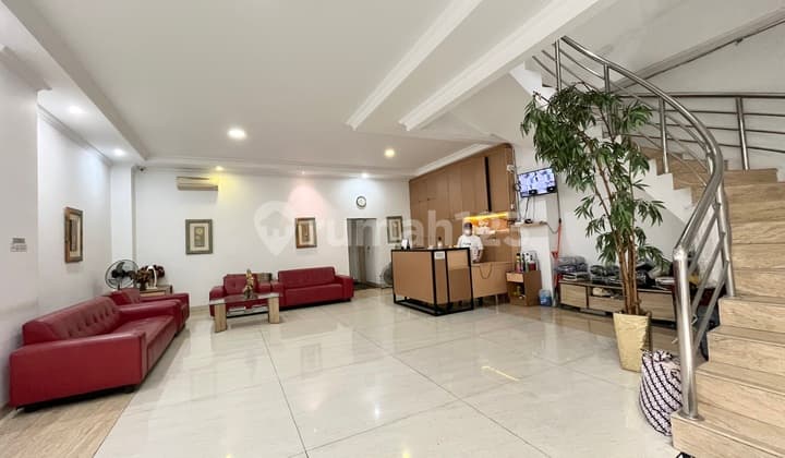 Jual Cepat Kost Besar Eksklusif 42 Kamar Occupancy Eksklusif 90-100% di Petojo Omset 1,44 M/Tahun