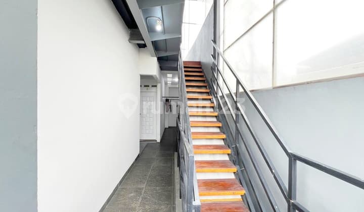 Full Terisi Kost 34 Kamar di Tomang Roi Tinggi 10-11% Akses 2 Mobil Omset 866 Jt/Tahun