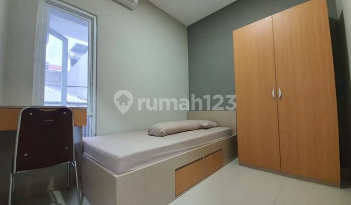 4 Menit ke Untar Omset 625 Jt/Tahun, Roi 10% Kost 27+1 Kamar Full Occupancy 100% di Tanjung Duren Super Strategis Dekat Berbagai Kampus, Perbankan, Perkantoran, 4 Mall, Rumah Sakit