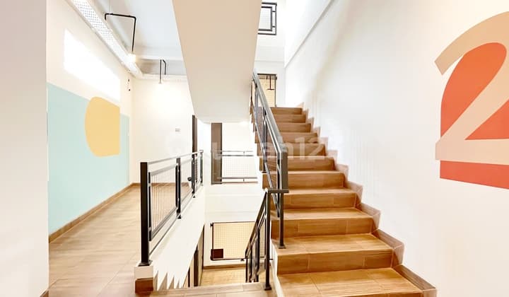 PRICE SLASH from 15M to 13.9M Exclusive Boarding House Fully Occupied 46 Rooms 1 Minute to BINUS ROI 11%