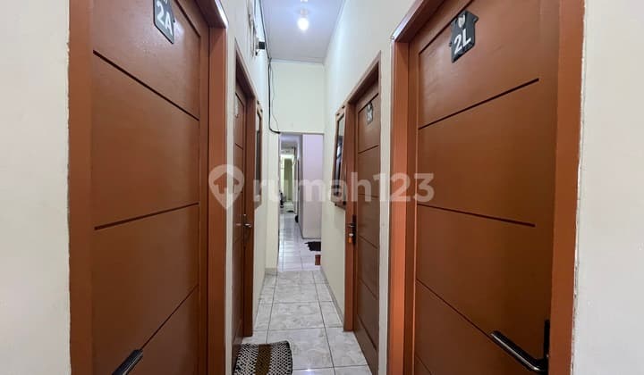 TURUN HARGA Kost 22 Kamar Full Furnish di Tomang Akses 3 Mobil, Super Strategis Dekat Bank, RS, & Universitas