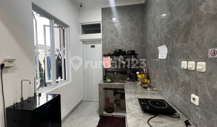 Turun 300 Jt! Kost 30 Kamar Full Terisi Omset 1,08 M/Tahun di Kemanggisan Roi 11%