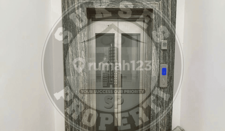Ada Lift, Carport 8 Mobil, Kost Ekslusif 26 Kamar, Omset 731 Jt/Tahun di Mangga Besar