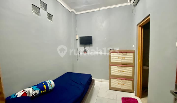 Beli Murah, Dapat Besar! Kost 22 Kamar Appraisal 6 M, Turun Jadi 4,9 M, Omset Tinggal Naikkan, Lokasi Ramai Penyewa!