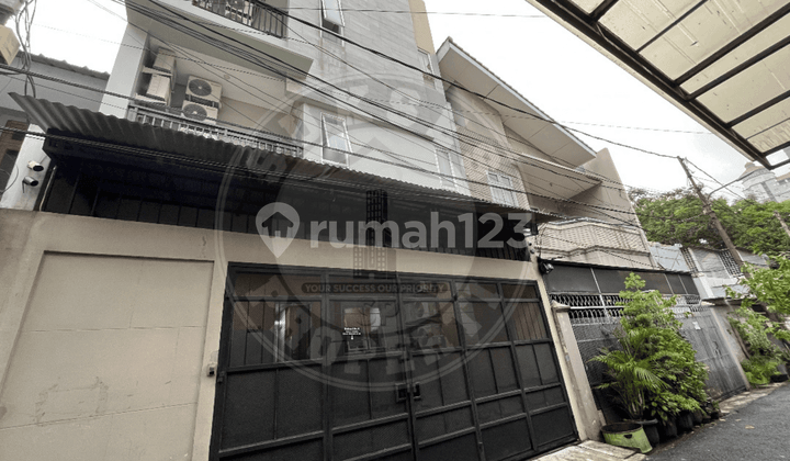 6 Minutes to Untar & Trisakti, Annual Turnover 625 Million, 27 Rooms Fully Occupied, ROI 10%, 4 Minutes to Central Park.