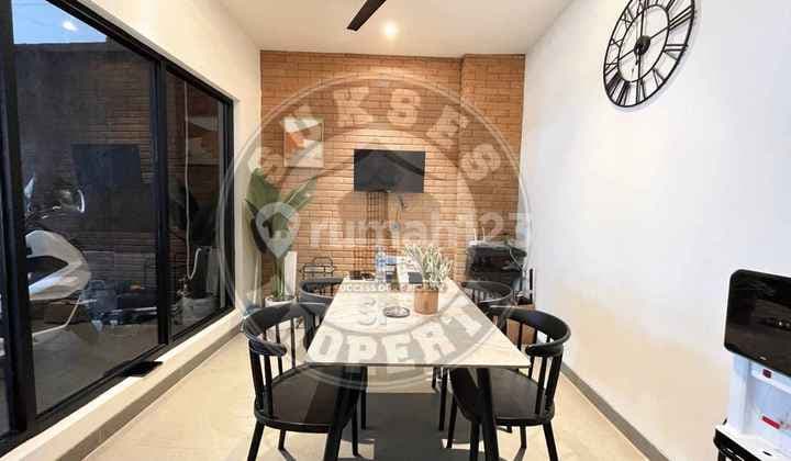 Banting Harga 1 M! Omset 708 Jt/Tahunkost Premium 20 Kamar Full Isi, Roi 11-23%,, 3 Menit ke Jl. Raya Mangga