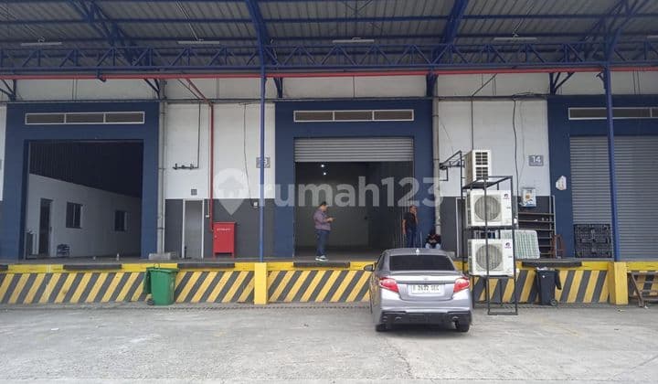 For Rent: Tandem Warehouse with Loading Dock, Best Facilities, Best Security