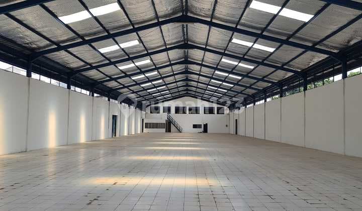 Large Warehouse Suitable for Industry in Bekasi