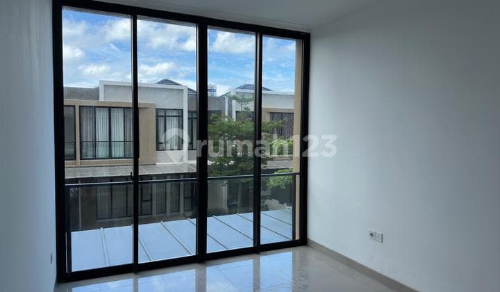 Disewakan Rumah Pik2