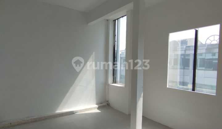 Ruko 3 Lt Siap Pakai Akses Strategis di Kopo Mas Regency