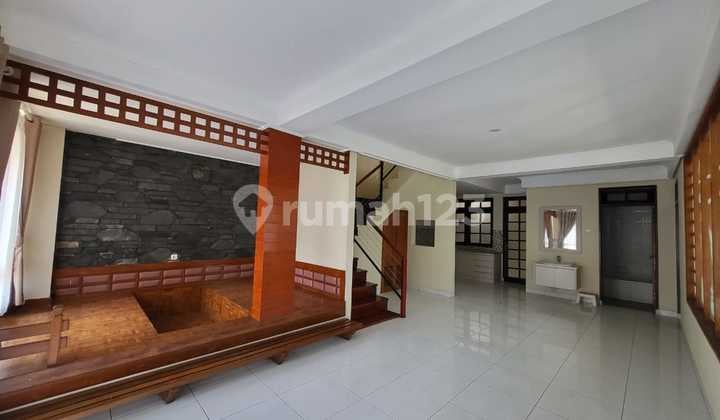 Rumah Siap Huni Lingkungan Nyaman di Komplek Budisari Bandung