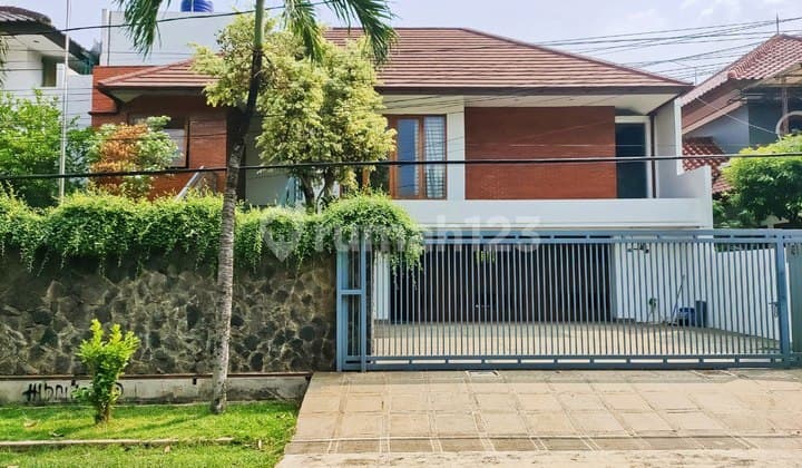 For Sale Rumah Konsep Tropical Dalam Komplek Elit di Pondok Kelapa