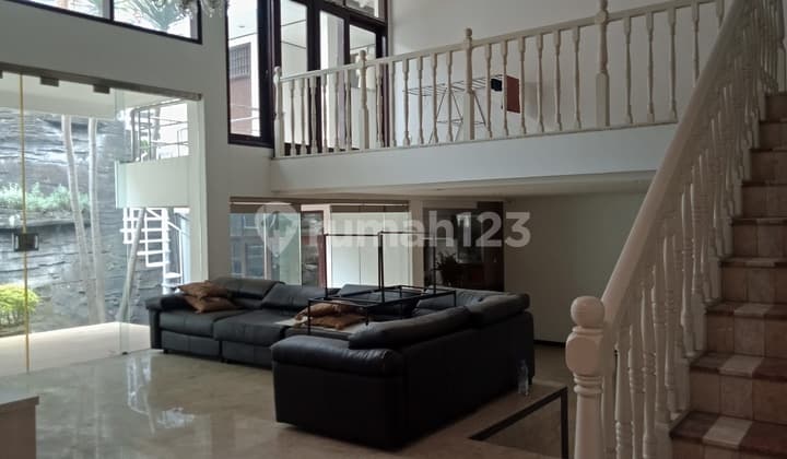 Dijual Rumah Cantik Nyaman Semi Furnished Di Sayap Setiabudi