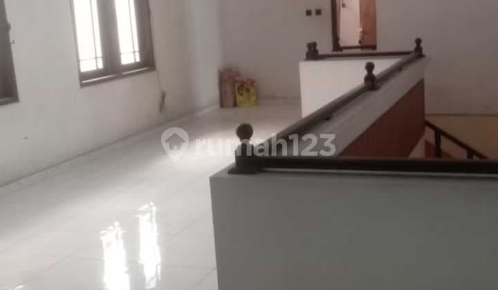RUMAH 2 LANTAI 4BR TKI I MAINROAD DEKAT SEKOLAH, SUPERMARKET, DAN RUMAH SAKIT