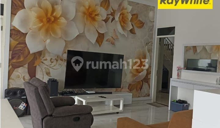 Rumah di Singgasana Pradana Bagus SHM hadap Utara Bandung Kota