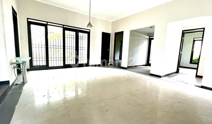Dijual Rumah Hitung Tanah SHM di Setraduta Bandung
