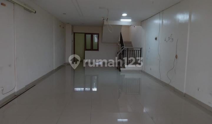 Dijual Ruko 3 Lantai Siap Pakai untuk Usaha, Kantor di Transmart Buah Batu Bandung