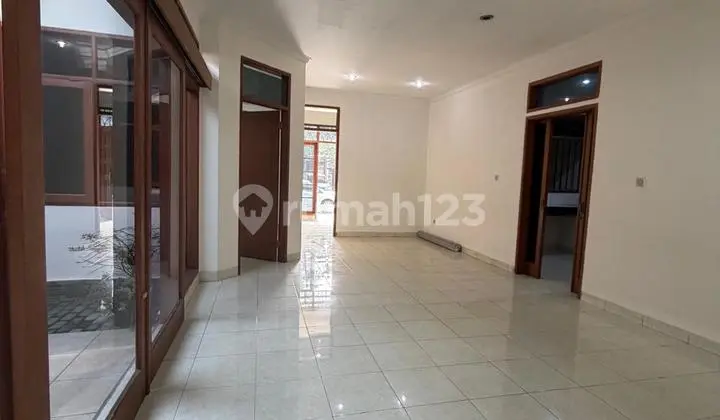 Disewakan Rumah Siap Huni di Singgasana Pradana Mekar Wangi Bandung