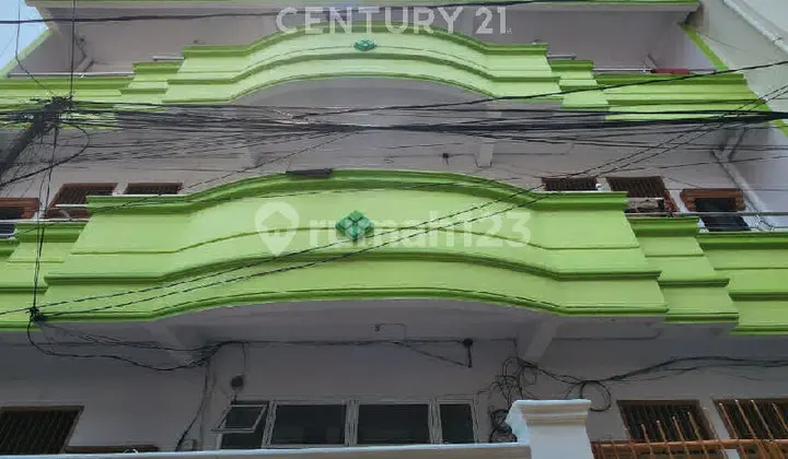 For Sale: 4-Storey Boarding House in Grogol