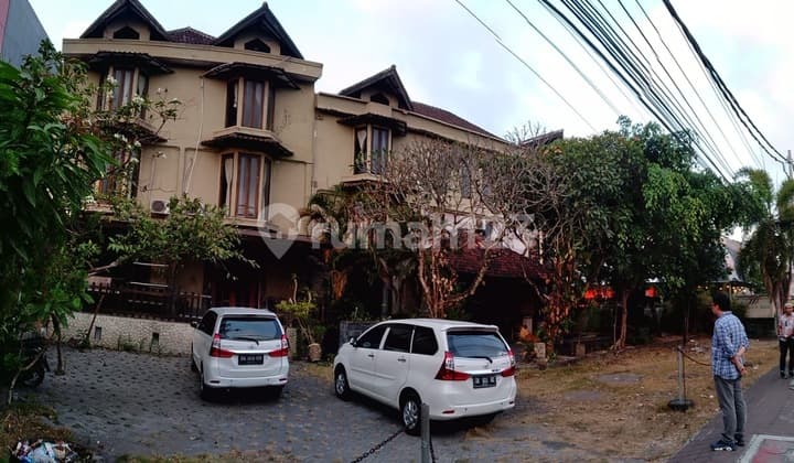 Ruko gandeng Ngurah Rai, Badung. Lokasi strategis daerah komersial