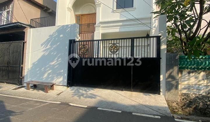 Renovated House in Kemandoran, South Jakarta