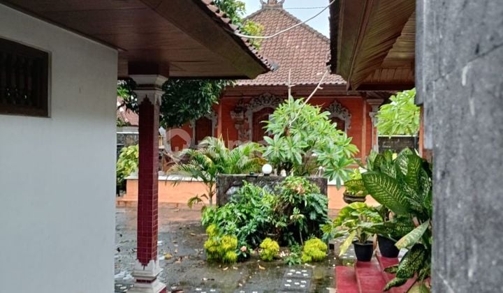 BALI HOUSE BONUS LAND IN GOOD CONDITION SUITABLE FOR VILLA RENTAL