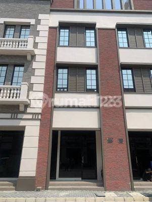 Disewakan Murah Ruko Osaka Pik2 3 Lantai+atap Uk 4,5x16,25