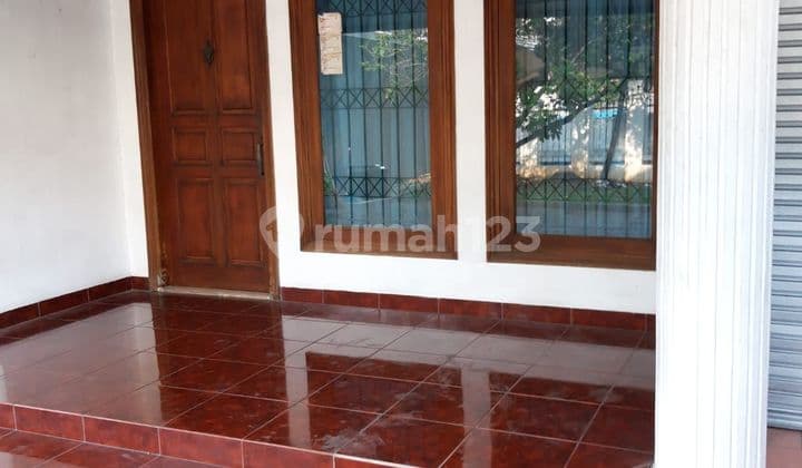 Rumah tebet Jakarta selatan lokasi strategis dekat stasiun Dan terminal