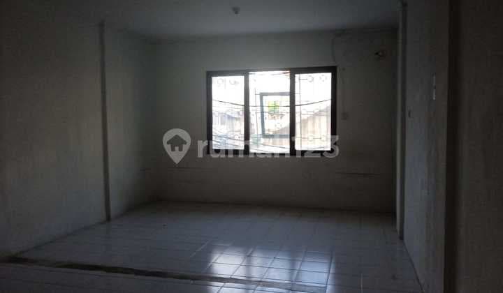 Ruang Usaha di Jelambar Selatan, Jakarta Barat 150 M Sertifikat Hak Milik