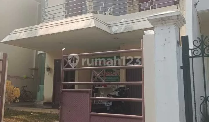 2-Story House in Puri Indah, West Jakarta 2-Story House in Puri Indah, West Jakarta