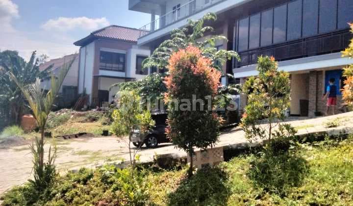 Active Kos Rental Price 32 Million Per Year Near Unpad Campus