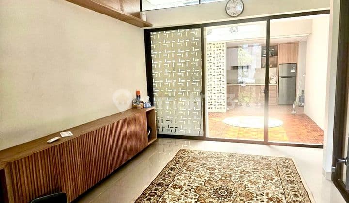 Rumah Furnished di Summarecon Bandung Cluster Flora