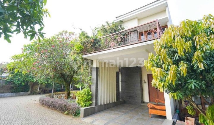 Rumah Classic Modern di Grand Cibubur Country Cikeas Bogor