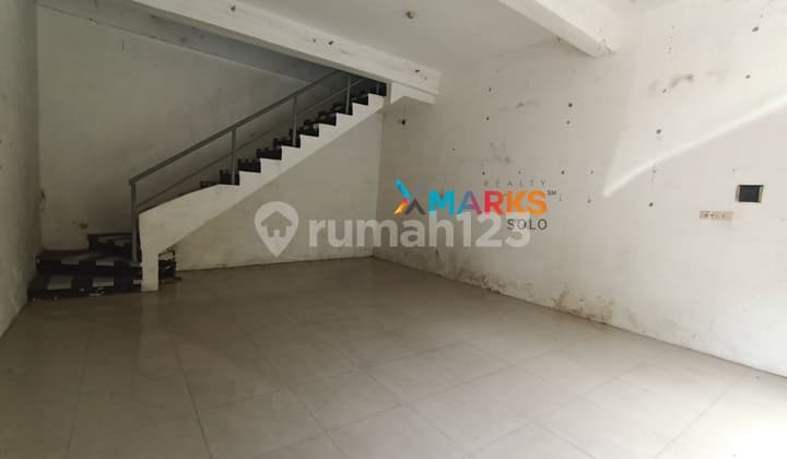 Ruko 3.5 Lt Siap Pakai di Pusat Bisnis Solo,Cocok tuk kantor dll