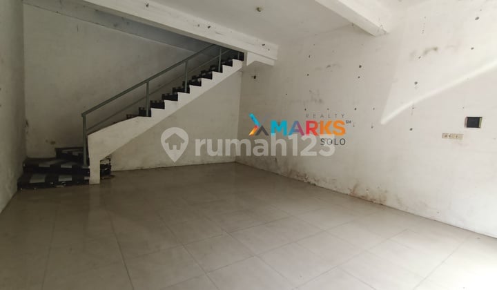 Ruko 3.5 Lt Siap Pakai di Pusat Bisnis Solo,Cocok tuk kantor dll