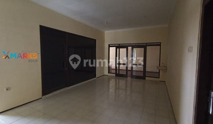 Rumah Luas Bisa Untuk Kantor Atau Hunian di Solo Baru