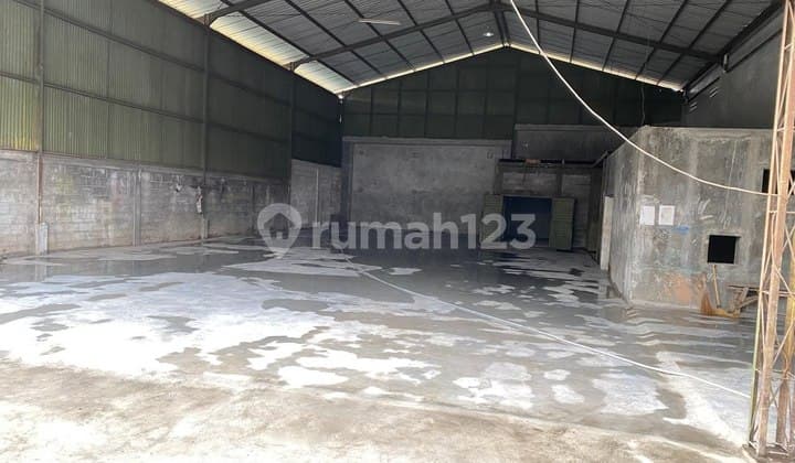 For Rent: Nice Warehouse Suitable for Business in Banjarsari, Surakarta