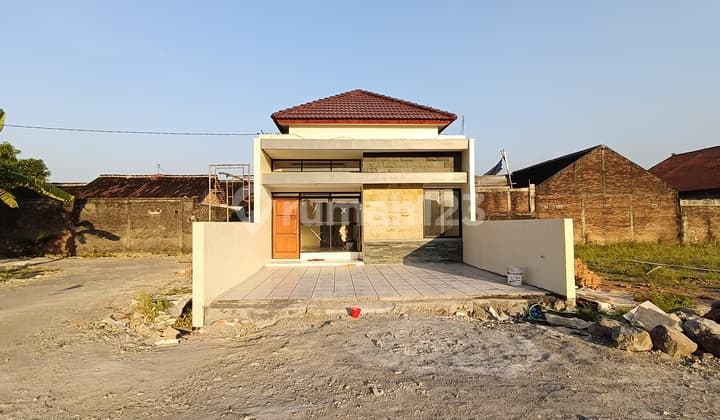 Modern House Ready to Build in Grogol Area, Solo Baru, 3 minutes to Al Azhar.