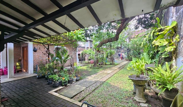 Rumah Tengah Kota Cantik Dgn Halaman,Lokasi Strategis Harga Nego