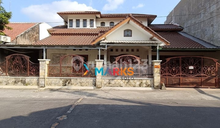 Rmh Sewa Murah Dekat Grandmall 7 Kamar,Cocok Usaha Klinik, Bimbel