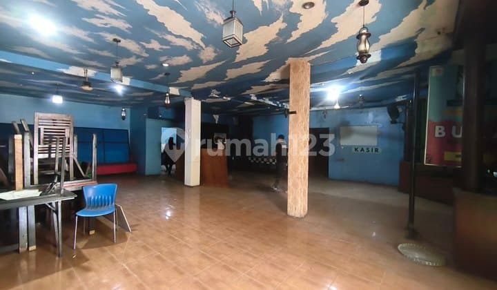 Ruang Usaha Bagus Luas Plong Area Super Ramai Cocok Toko Resto