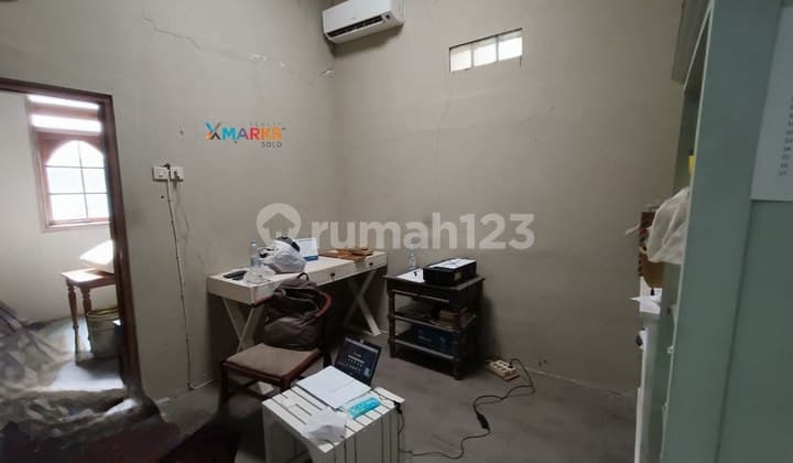 Gudang Murah Banget, Jalur Kontainer Di area Industri Grogol