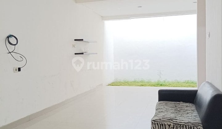 Rumah Cakep Homy Harga Murah Bebas Banjir Area Solo Baru