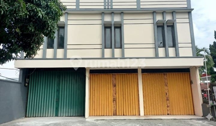 Disewakan Ruko Gandeng 2 LT di Jl Gusti Ngurah Rai Bekasi Barat