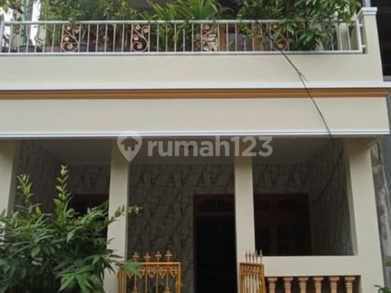 Dijual Rumah Strategis 2 Lt di Perum Pondok Pekayon Indah Bekasi
