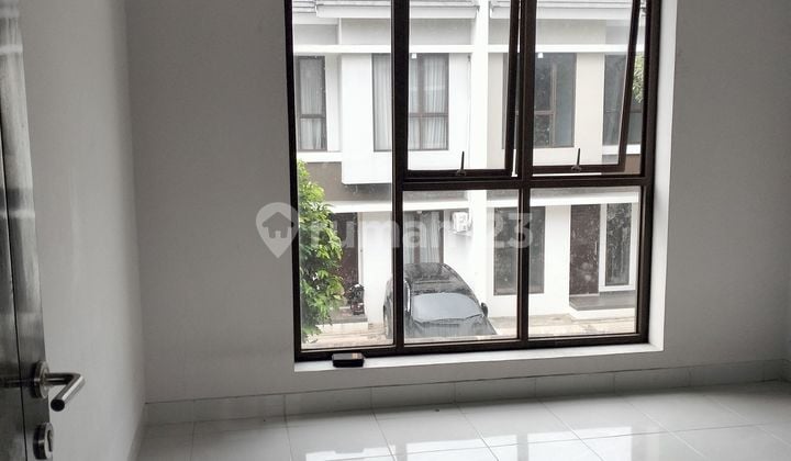 Rumah Sewa 2 Lantai di Area Strategis Dekat Mall Sekolah Kampus