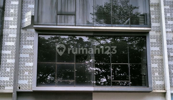 Ruko Lebar 4.5 dan Panjang 15 Meter di Pinggir Jalan di Bsd City