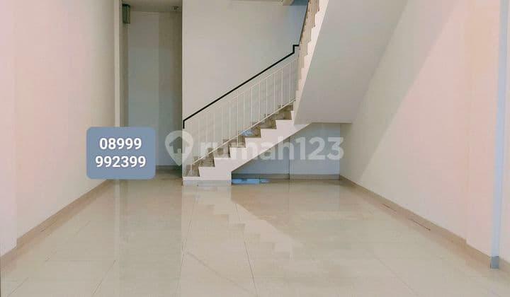 Well-Maintained 3-Story Shophouse in BSD City